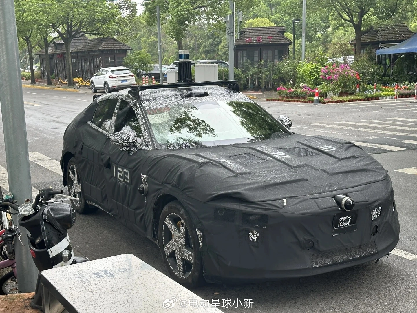 Xiaomi SUV new spy shots leak - show frameless door design 4 c356d3d1 e288 4f87 a292 00b5d4407582