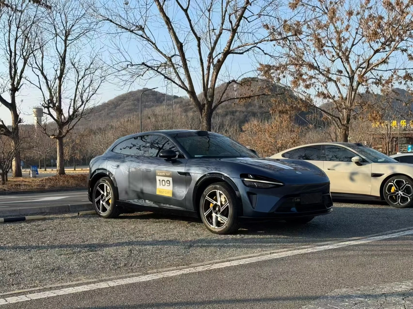 Más fotos espía del SUV Xiaomi YU7 reveladas 2 Xiaomi YU7 2 1