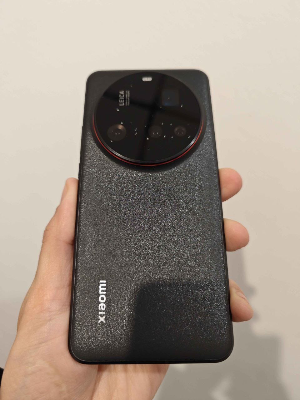 Se filtran las primeras imágenes en directo del Xiaomi 15 Ultra 2 GiDTo58WcAA9m0S