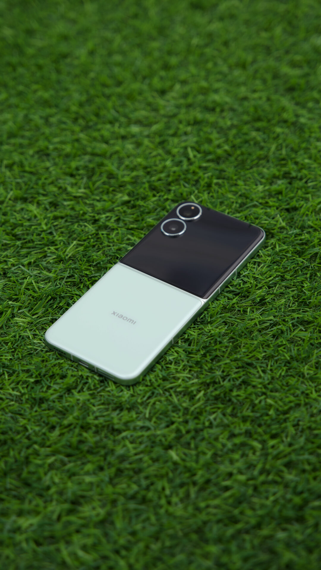 Xiaomi Mix Flip 2 3