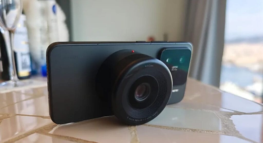 Xiaomi 16 Ultra se rumoreaba que debutó con un sistema de lentes externos